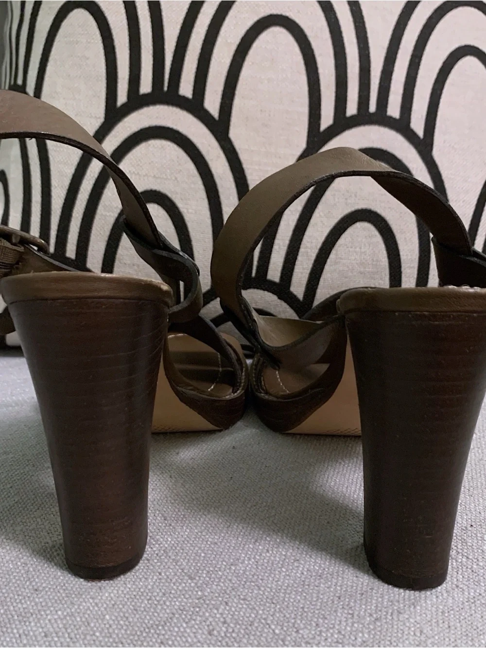 Banana Republic Strappy Sandals Heels Size 6.5